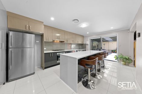 Property photo of 82 Carroll Crescent Plumpton NSW 2761