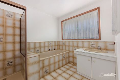 Property photo of 2 Yale Walk Kings Park VIC 3021