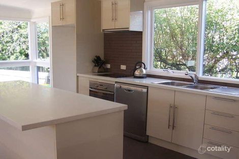 4 Gogoll Cres, Torquay, VIC 3228