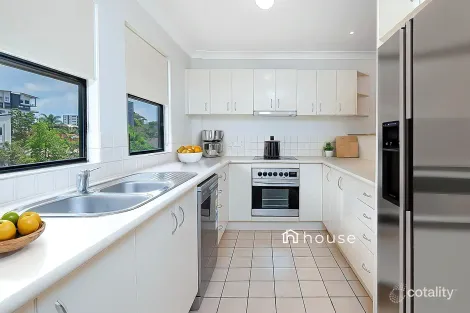 Property photo of 12/2200 Logan Road Upper Mount Gravatt QLD 4122