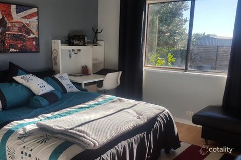 Property photo of 8 Falcon Court Hallett Cove SA 5158