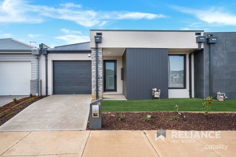 Property photo of 28 Shelterbelt Avenue Weir Views VIC 3338