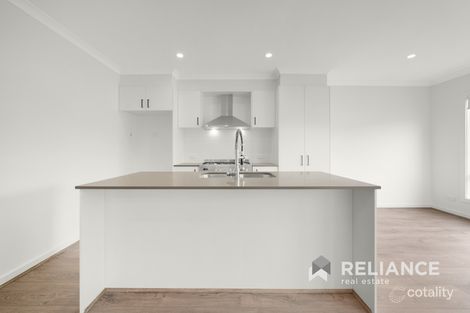 Property photo of 28 Shelterbelt Avenue Weir Views VIC 3338