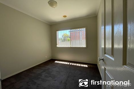 Property photo of 42 Macquarie Circuit Pakenham VIC 3810