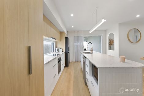 Property photo of 32 Regal Circuit Beaconsfield QLD 4740