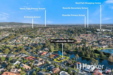 Property photo of 11 Lakeside Boulevard Rowville VIC 3178