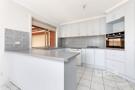 Property photo of 5 Kennedy Parade Roxburgh Park VIC 3064