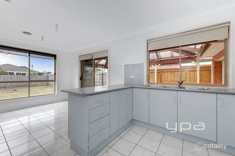 Property photo of 5 Kennedy Parade Roxburgh Park VIC 3064
