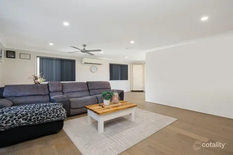 Property photo of 62 Campbell Parade Mannering Park NSW 2259