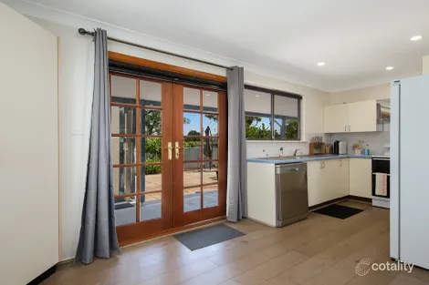 Property photo of 62 Campbell Parade Mannering Park NSW 2259