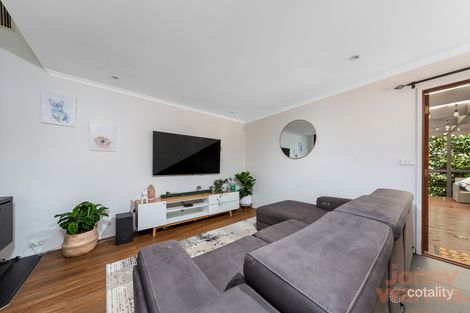 Property photo of 18 Payne Place Fadden ACT 2904
