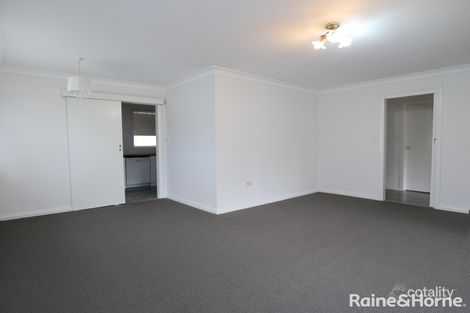Property photo of 1 Tinga Crescent Kooringal NSW 2650