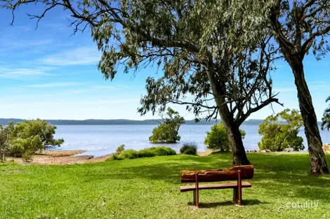 Property photo of 19 Barramundi Street Macleay Island QLD 4184