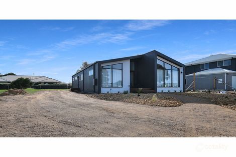 32 Plateau Ave, Metung, VIC 3904
