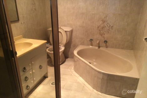 Property photo of 25 Omega Place Greenacre NSW 2190