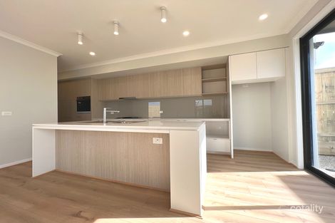 Property photo of 36 Linfield Parade Wollert VIC 3750