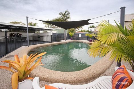 6 Downing St, Ooralea, QLD 4740