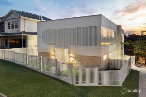 3 Hall Ave, Norman Park, QLD 4170