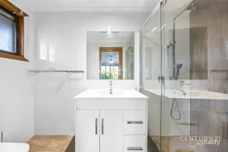 Property photo of 13 Rees Close Eagle Vale NSW 2558