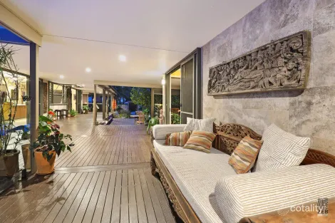 Property photo of 18 Clearview Place Rosemount QLD 4560