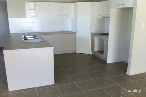 Property photo of 8 Turtle Court Ningi QLD 4511