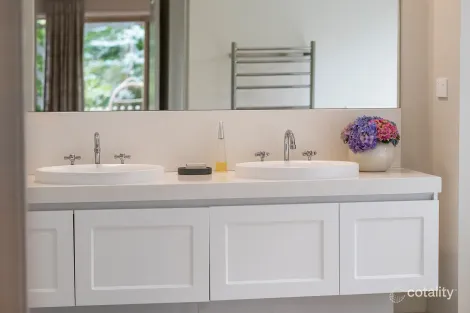 Property photo of 4 Hurlingham Avenue Burradoo NSW 2576