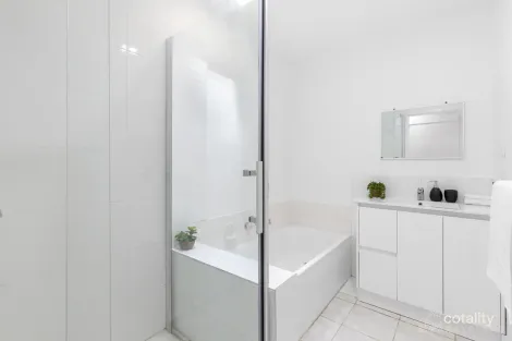 Property photo of 2/114 Corrigan Road Noble Park VIC 3174