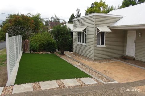 94 Taringa Pde, Indooroopilly, QLD 4068