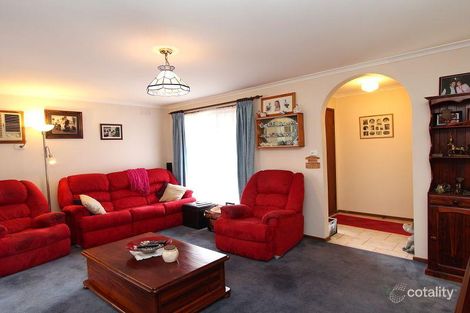 Property photo of 12 Lonsdale Crescent Cranbourne North VIC 3977
