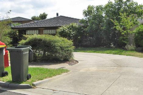Property photo of 30 Akma Court Taylors Lakes VIC 3038