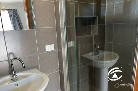 Property photo of 22 Garryowen Crescent Narre Warren VIC 3805