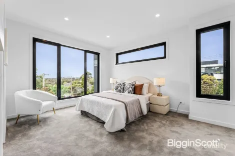 Property photo of 1/3 Thiele Street Doncaster VIC 3108