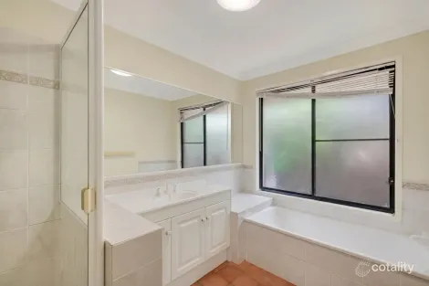 Property photo of 3 Dalmaso Close Birkdale QLD 4159