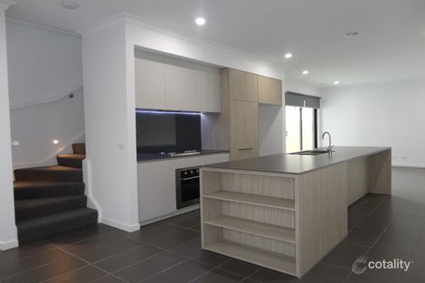 Property photo of 2 Lomandra Drive Clayton South VIC 3169