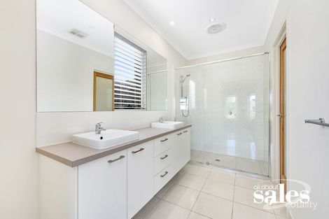 Property photo of 4 Prospect Way Officer VIC 3809