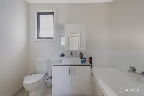 Property photo of 1/40 Pyalong Crescent Dallas VIC 3047