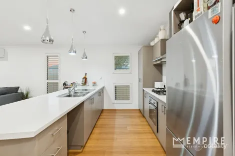 Property photo of 21 Sunflower Road Success WA 6164