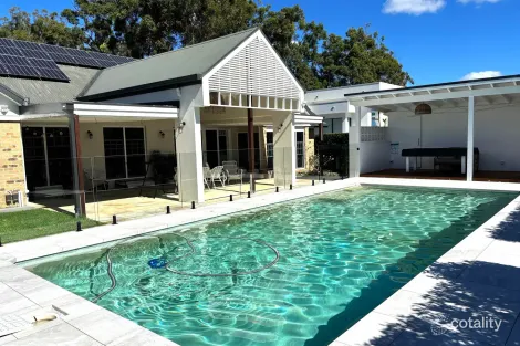 Property photo of 10 Bellatta Drive Ashmore QLD 4214