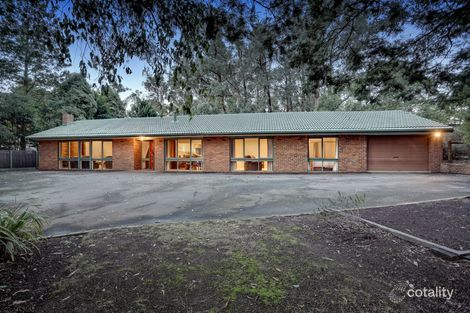 9 Vista Dr, Emerald, VIC 3782