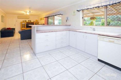 Property photo of 8 Kiandra Close Wishart QLD 4122