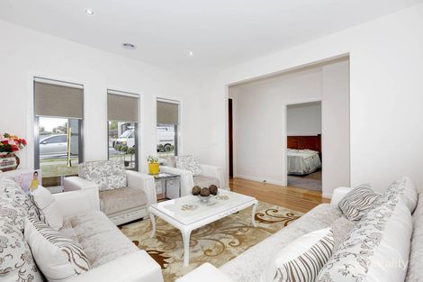 Property photo of 2 Perugia Avenue Greenvale VIC 3059