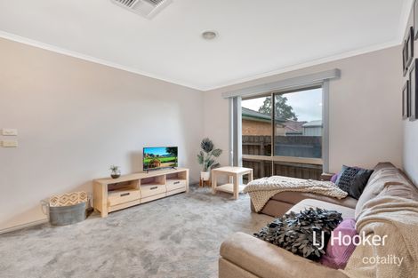 Property photo of 11 Manatoka Crescent Hampton Park VIC 3976