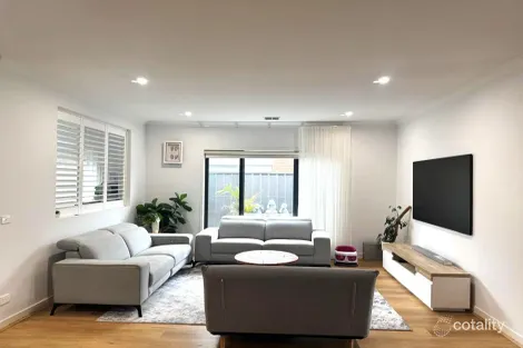 Property photo of 39 Applejack Boulevard Clyde VIC 3978