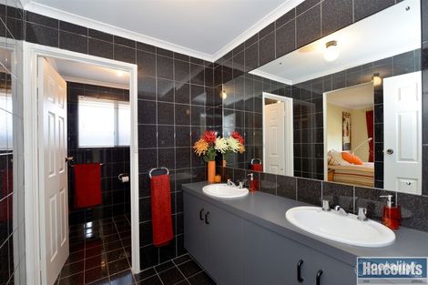 Property photo of 13 Maple Avenue Aberfoyle Park SA 5159