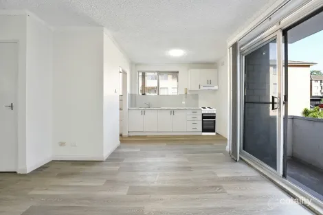 9/4 Forbes St, Warwick Farm, NSW 2170