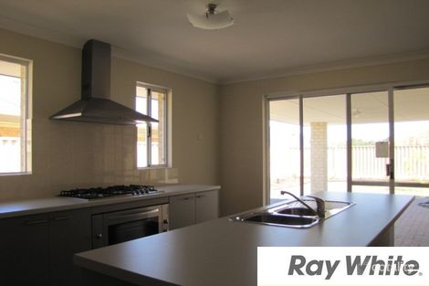 Property photo of 28 Apsley Circle Millbridge WA 6232