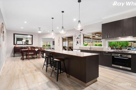 Property photo of 2 Ocean Bend Pakenham VIC 3810