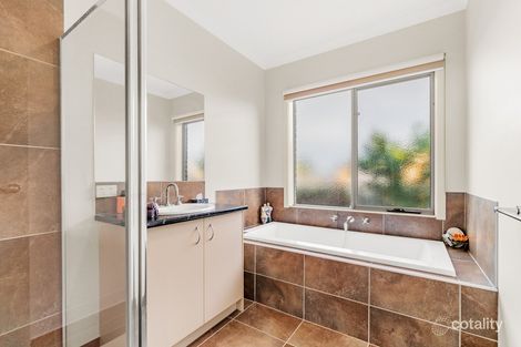 Property photo of 3 Sinclair Green Derrimut VIC 3026