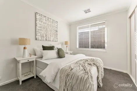 Property photo of 111 Lyrebird Drive Carrum Downs VIC 3201