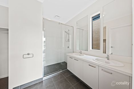 36 Hydrogen Cct, Clyde North, VIC 3978